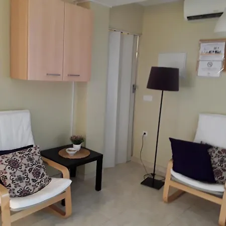 Orange Tree Balcony Apartment *